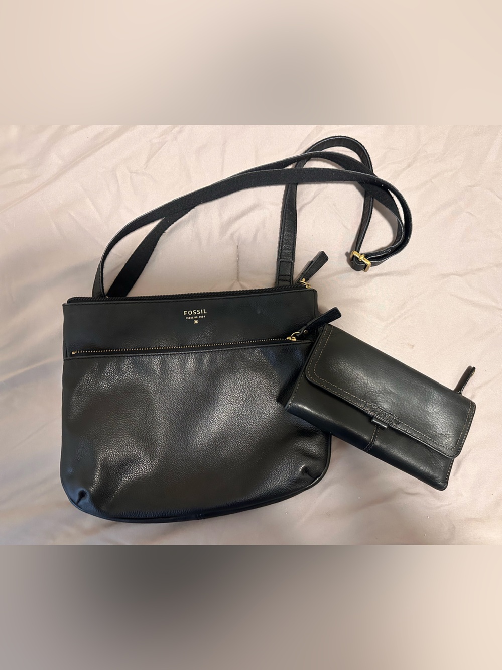 Black Fossil Crossbody Purse with Black (Vintage) Fossil Wallet